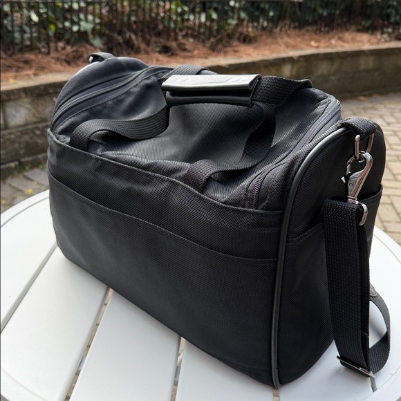 HARTMANN SMALL CARRY ON COSMETIC, TOILETRY BAG BLACK NILON WITH STRAP - Picture 3 of 14